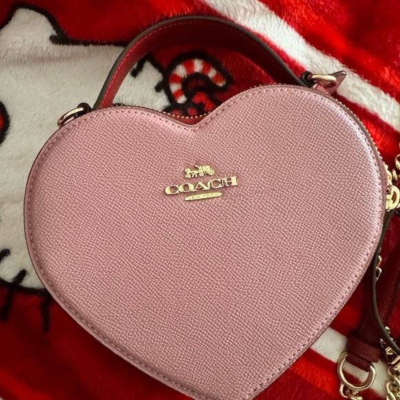 Coach Heart-Shaped Pink Crossbody Bag with Gold Accents - Picture 3 of 10